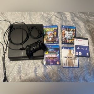 Sony PlayStation 4 500 GB (Pre-Owned)